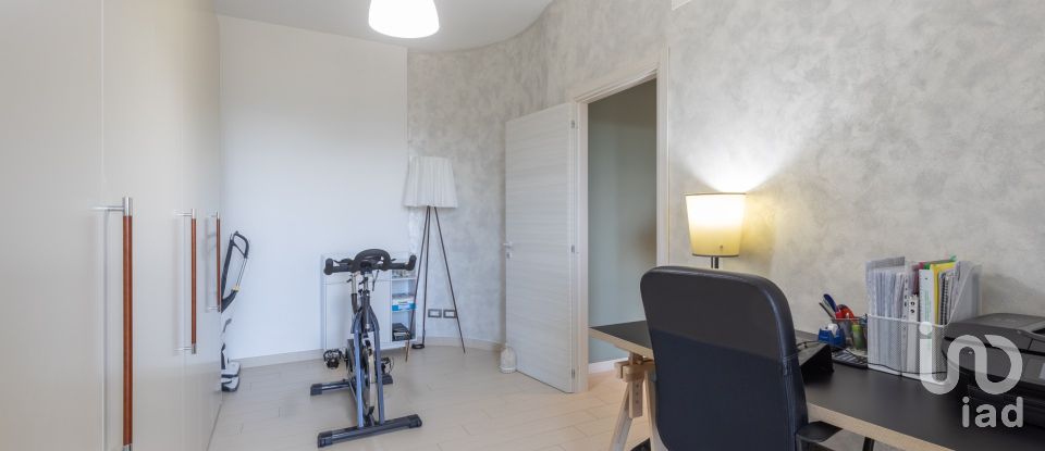 Appartamento 5 locali di 216 m² a Montegranaro (63812)