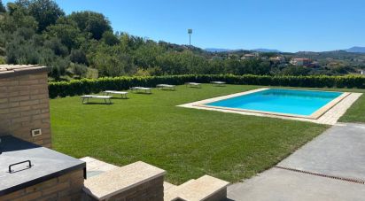 Casa indipendente 19 locali di 540 m² in Cappelle sul Tavo (65010)