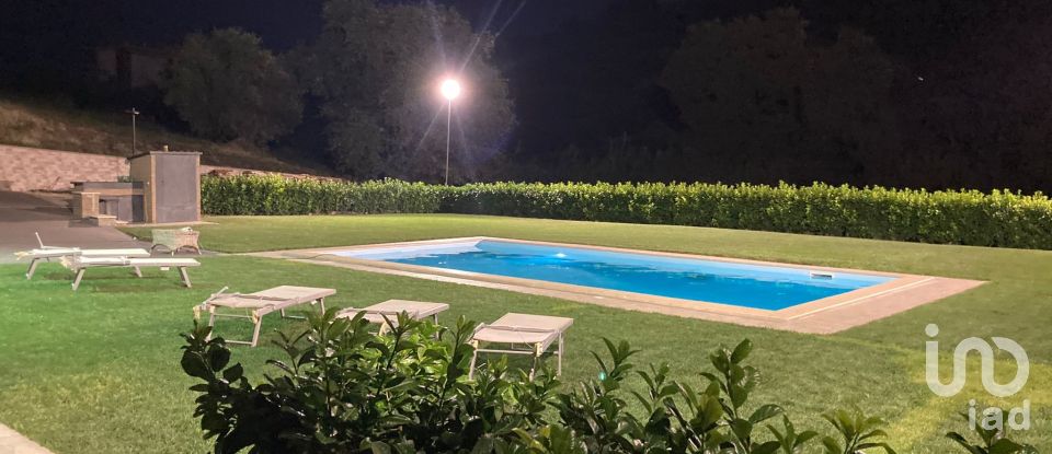 Casa indipendente 19 locali di 540 m² in Cappelle sul Tavo (65010)