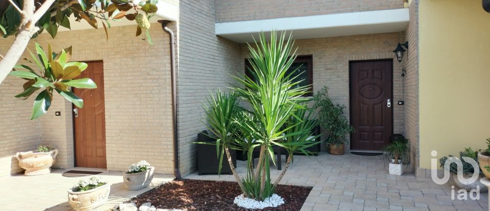 Casa indipendente 19 locali di 540 m² in Cappelle sul Tavo (65010)