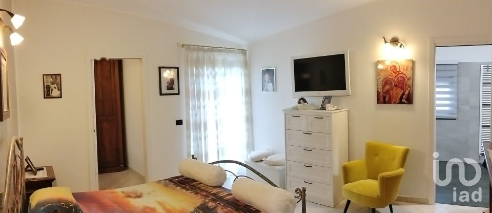 Casa indipendente 19 locali di 540 m² in Cappelle sul Tavo (65010)