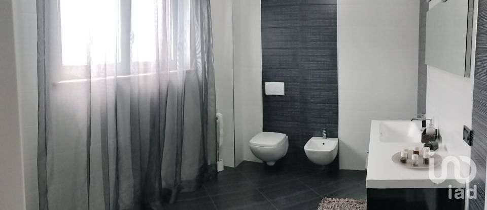 Casa indipendente 19 locali di 540 m² in Cappelle sul Tavo (65010)