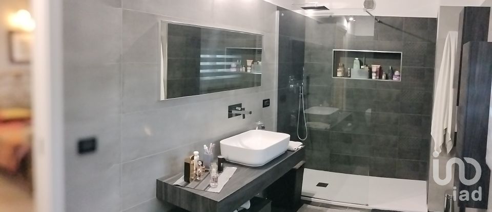 Casa indipendente 19 locali di 540 m² in Cappelle sul Tavo (65010)