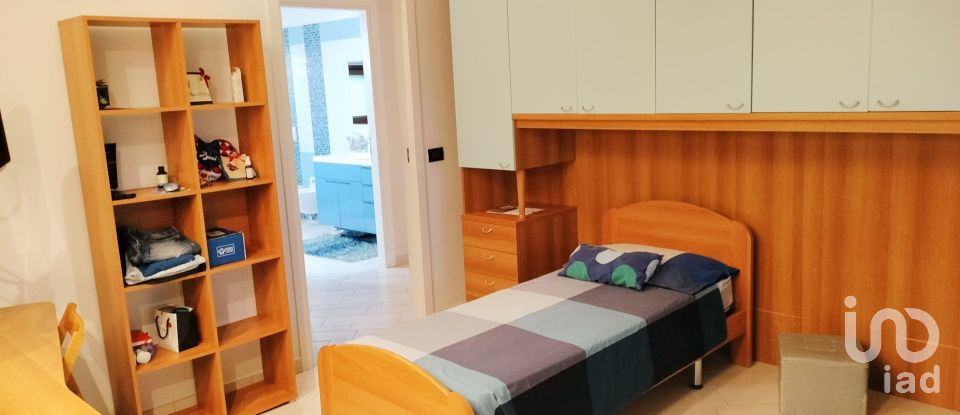 Casa indipendente 19 locali di 540 m² in Cappelle sul Tavo (65010)