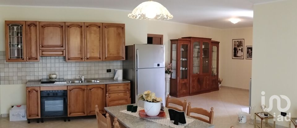 Casa indipendente 19 locali di 540 m² in Cappelle sul Tavo (65010)