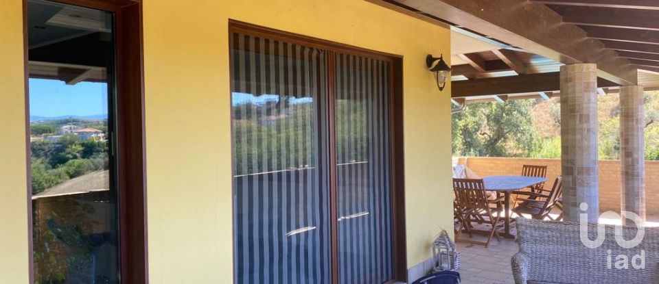 Casa indipendente 19 locali di 540 m² in Cappelle sul Tavo (65010)