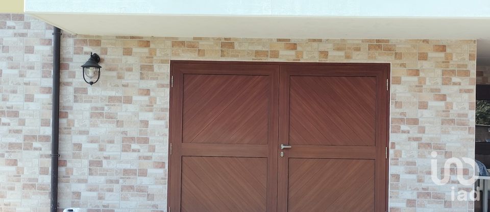 Casa indipendente 19 locali di 540 m² in Cappelle sul Tavo (65010)