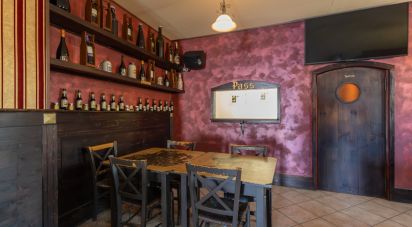 Negozio / locale commerciale di 196 m² in Loreto (60025)