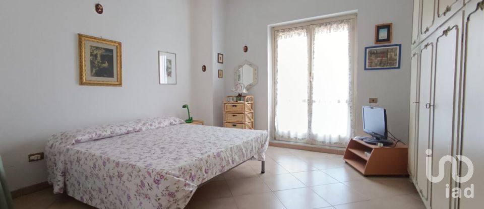 Town house 4 rooms of 106 m² in Castel Volturno (81030)