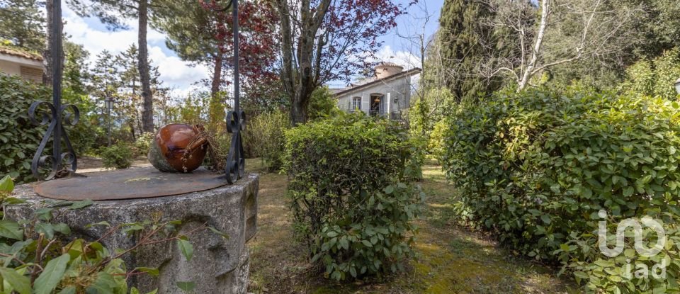 Villa 12 locali di 746 m² in Montefiore dell'Aso (63062)