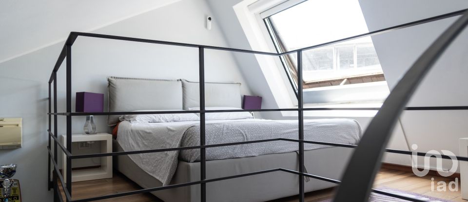 Three-room apartment of 95 m² in Milano (20156)
