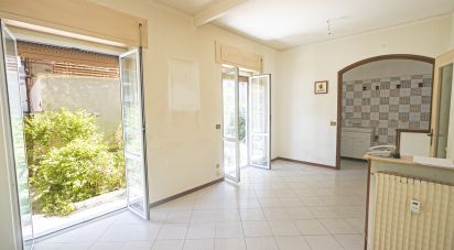 Appartamento 7 locali di 100 m² a Genova (16148)