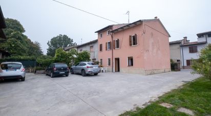 Casa 6 locali di 165 m² in Castel Goffredo (46042)