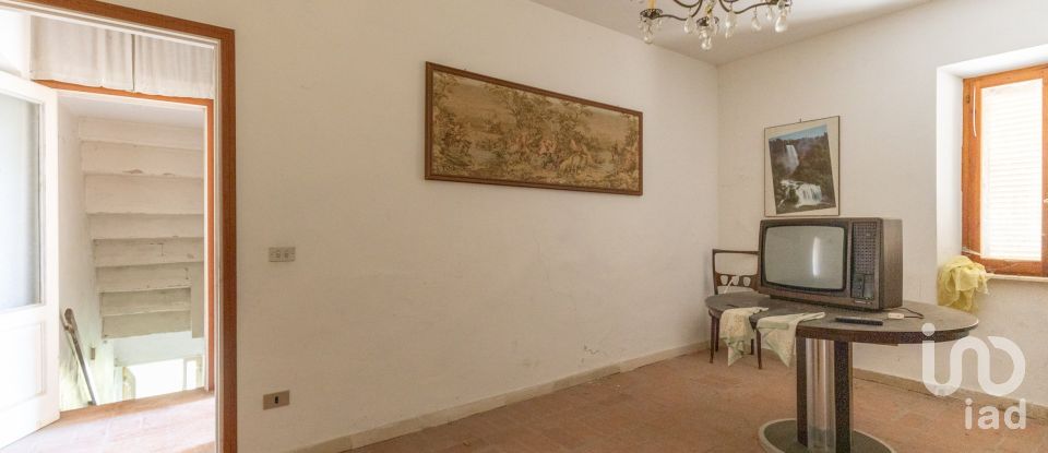 Town house 8 rooms of 250 m² in Matelica (62024)