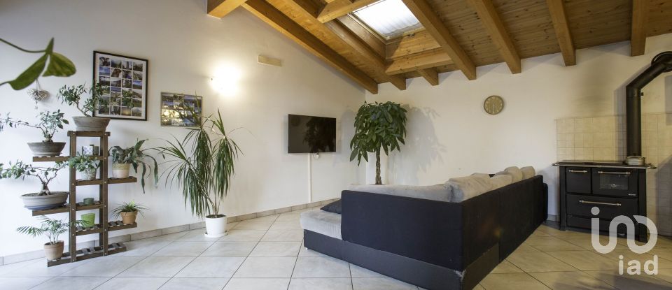 Casa 9 locali di 360 m² in Verona (37125)