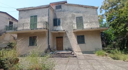 Townhouse 11 rooms of 298 m² in San Lucido (87038)