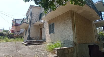 Townhouse 11 rooms of 298 m² in San Lucido (87038)