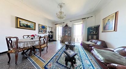 Apartment 10 rooms of 215 m² in Genova (16123)