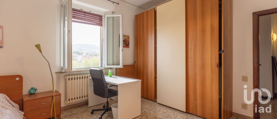 Apartment 5 rooms of 122 m² in Ancona (60126)