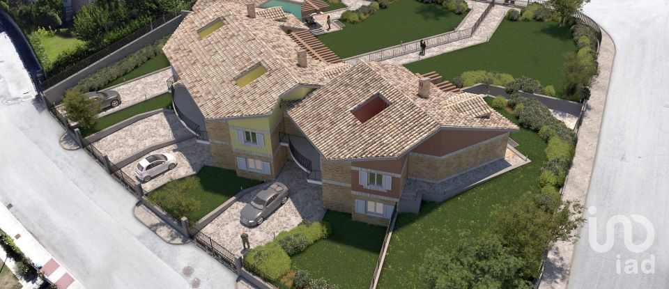 Traditional house 8 rooms of 250 m² in Recanati (62019)