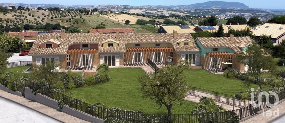 Villa a schiera 8 locali di 265 m² in Recanati (62019)