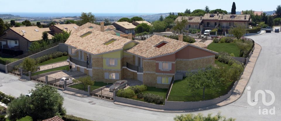 Villa a schiera 8 locali di 265 m² in Recanati (62019)