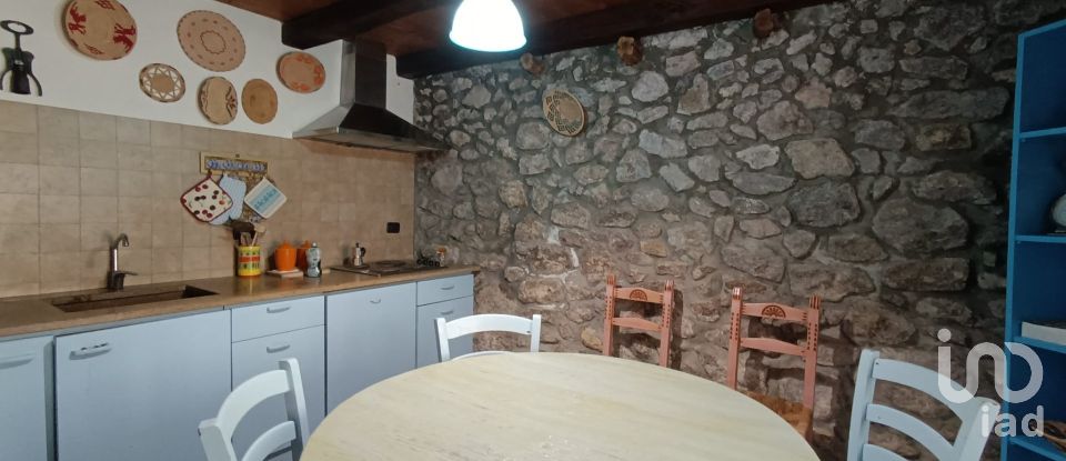 Building 7 rooms of 153 m² in Castelsardo (07031)