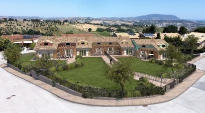 Villa a schiera 8 locali di 270 m² in Recanati (62019)