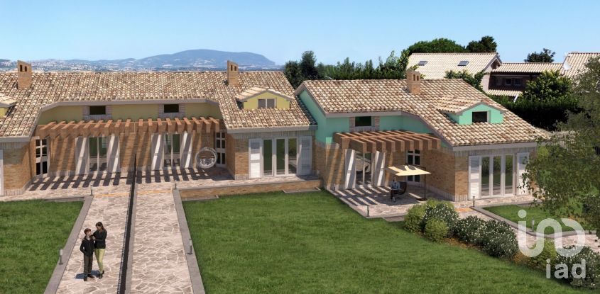 Villa a schiera 8 locali di 250 m² in Recanati (62019)