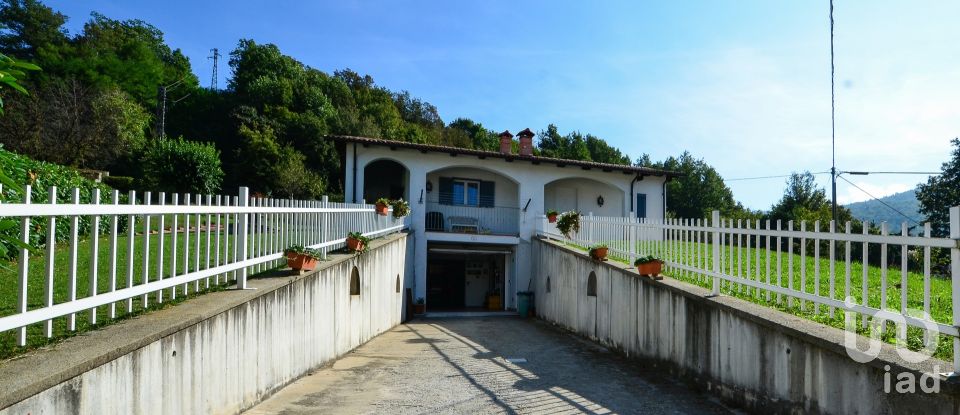 Town house 7 rooms of 160 m² in Murialdo (17013)