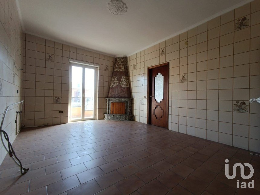 Three-room apartment of 100 m² in Qualiano (80019)