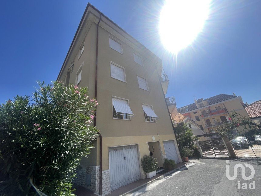 Three-room apartment of 80 m² in Loano (17025)