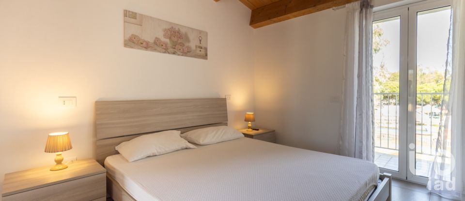Loft 5 rooms of 59 m² in Fermo (63900)