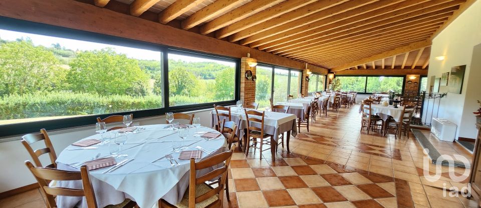 Hotel-restaurant of 844 m² in San Salvatore Monferrato (15046)