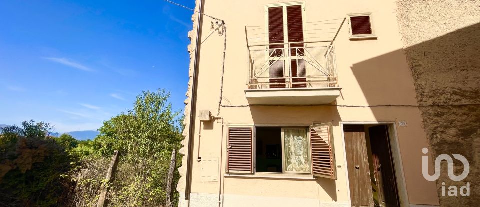 Casa di paese 4 locali di 73 m² in Pratola Peligna (67035)