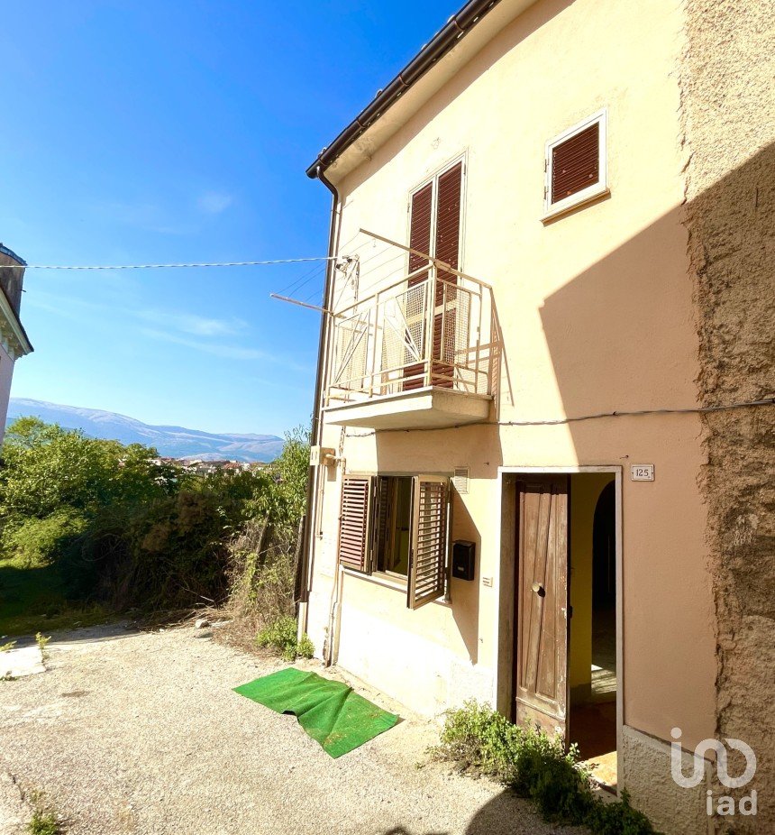 Village house 4 rooms of 73 m² in Pratola Peligna (67035)