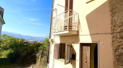 Casa di paese 4 locali di 73 m² in Pratola Peligna (67035)
