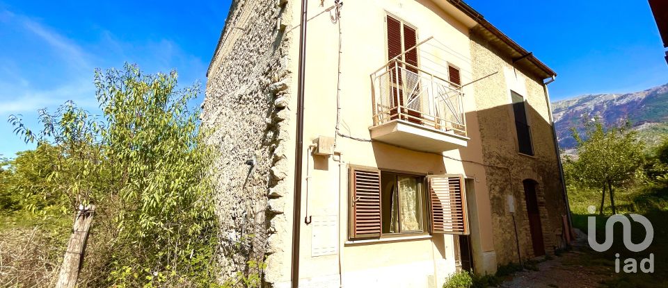 Casa di paese 4 locali di 73 m² in Pratola Peligna (67035)