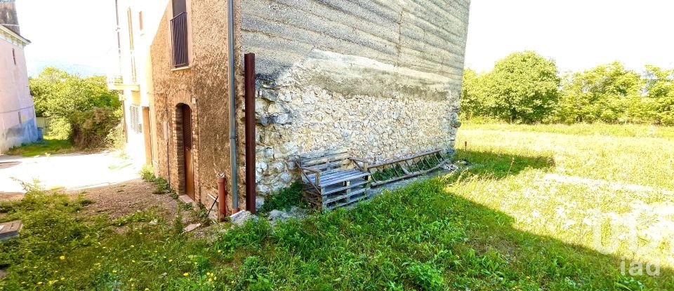 Casa di paese 4 locali di 73 m² in Pratola Peligna (67035)