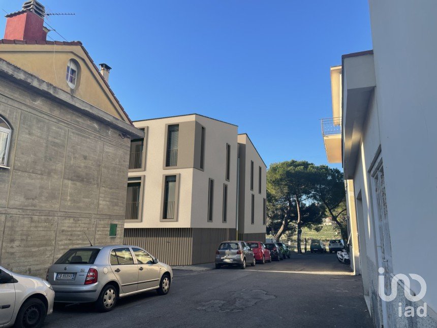 Trilocale di 60 m² a Sanremo (18038)
