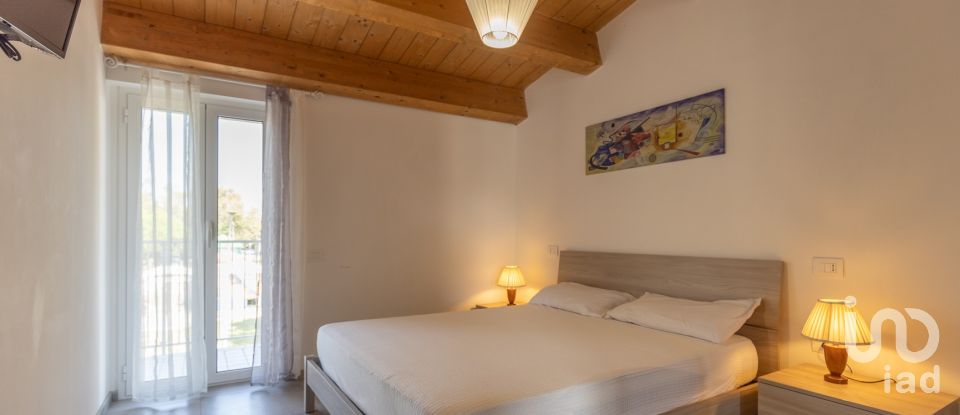Loft 5 rooms of 54 m² in Fermo (63900)
