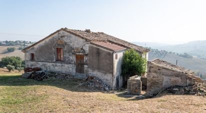 Country house 5 rooms of 241 m² in Montefano (62010)