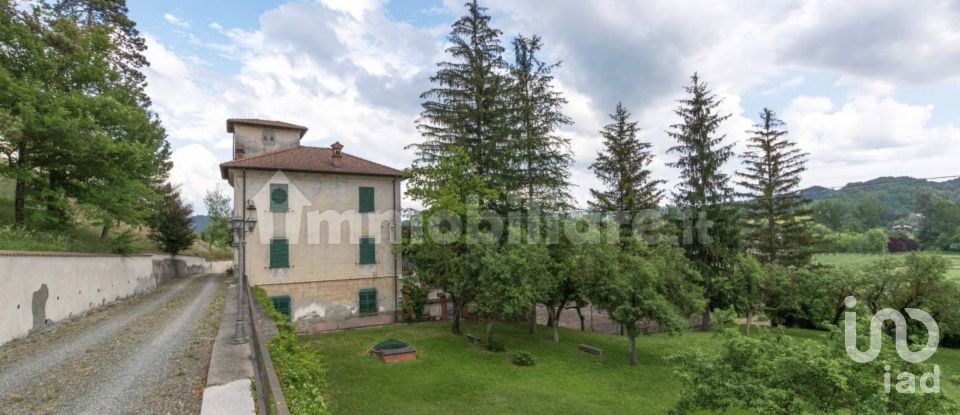 Farm 0 rooms of 18,000 m² in Gavi (15066)