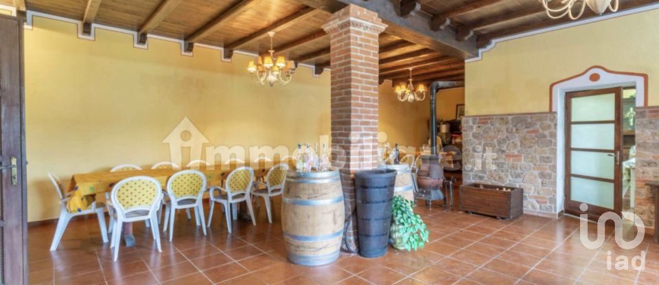 Farm 0 rooms of 18,000 m² in Gavi (15066)