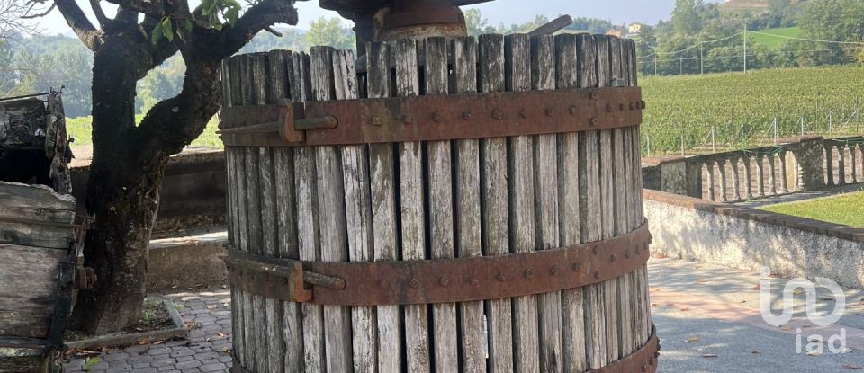 Farm 0 rooms of 18,000 m² in Gavi (15066)