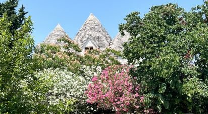 Trullo 6 locali di 90 m² in Cisternino (72014)