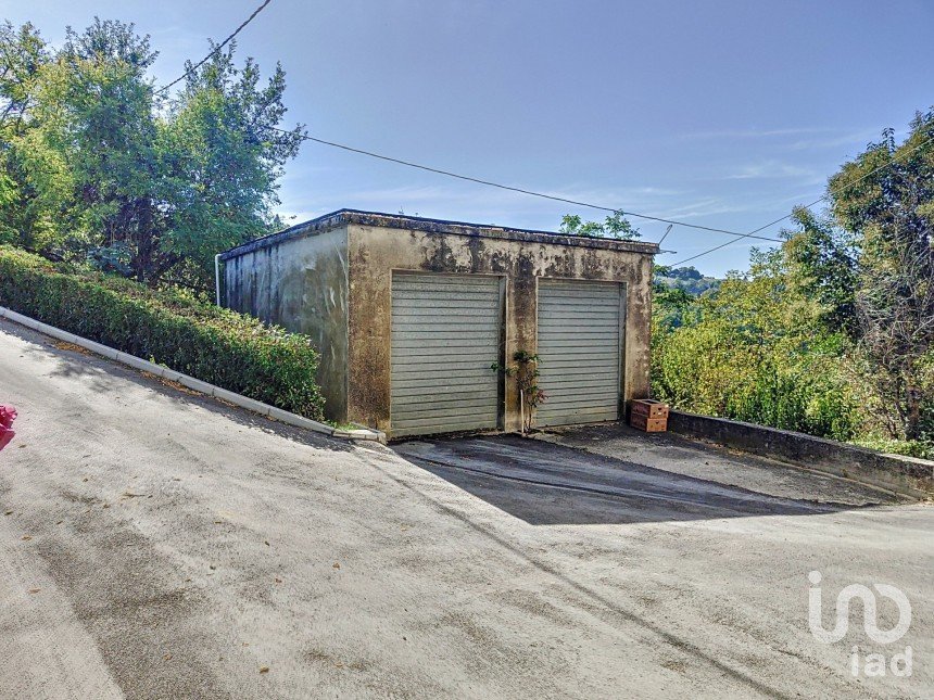 Posto auto/Box di 90 m² in Petritoli (63848)
