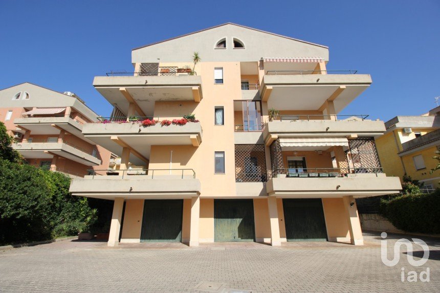 Attico / Mansarda / Loft 5 locali di 108 m² a Sassari (07100)