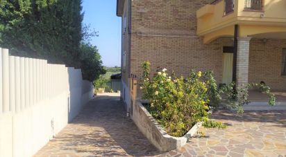 Casa indipendente 17 locali di 440 m² in Lanciano (66034)