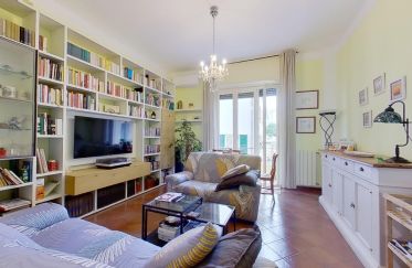 Three-room apartment of 80 m² in Genova (16156)